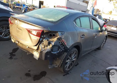 2018 Mazda Mazda3 Touring из США, поврежденный, VIN 3MZBN1V39JM257639